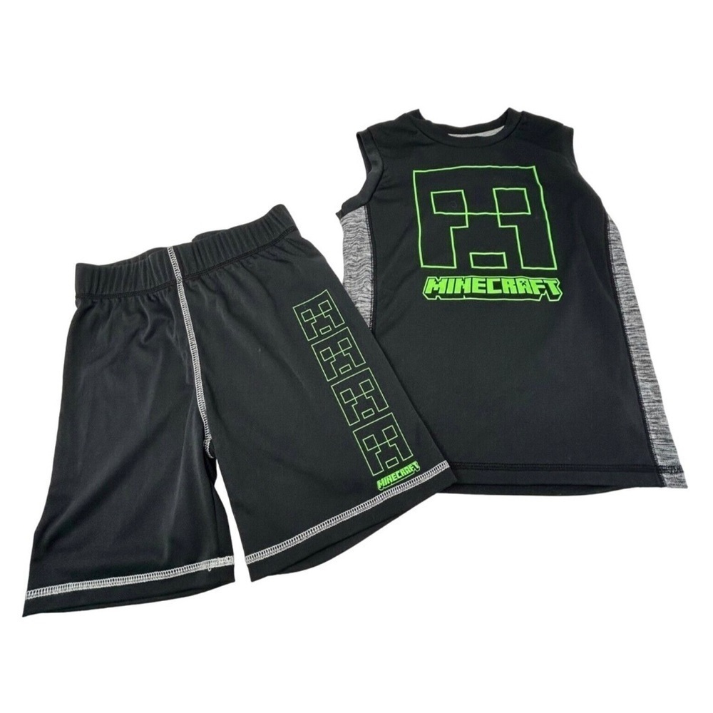 Minecraft boys 2 piece shorts/top set Size 3. NWT